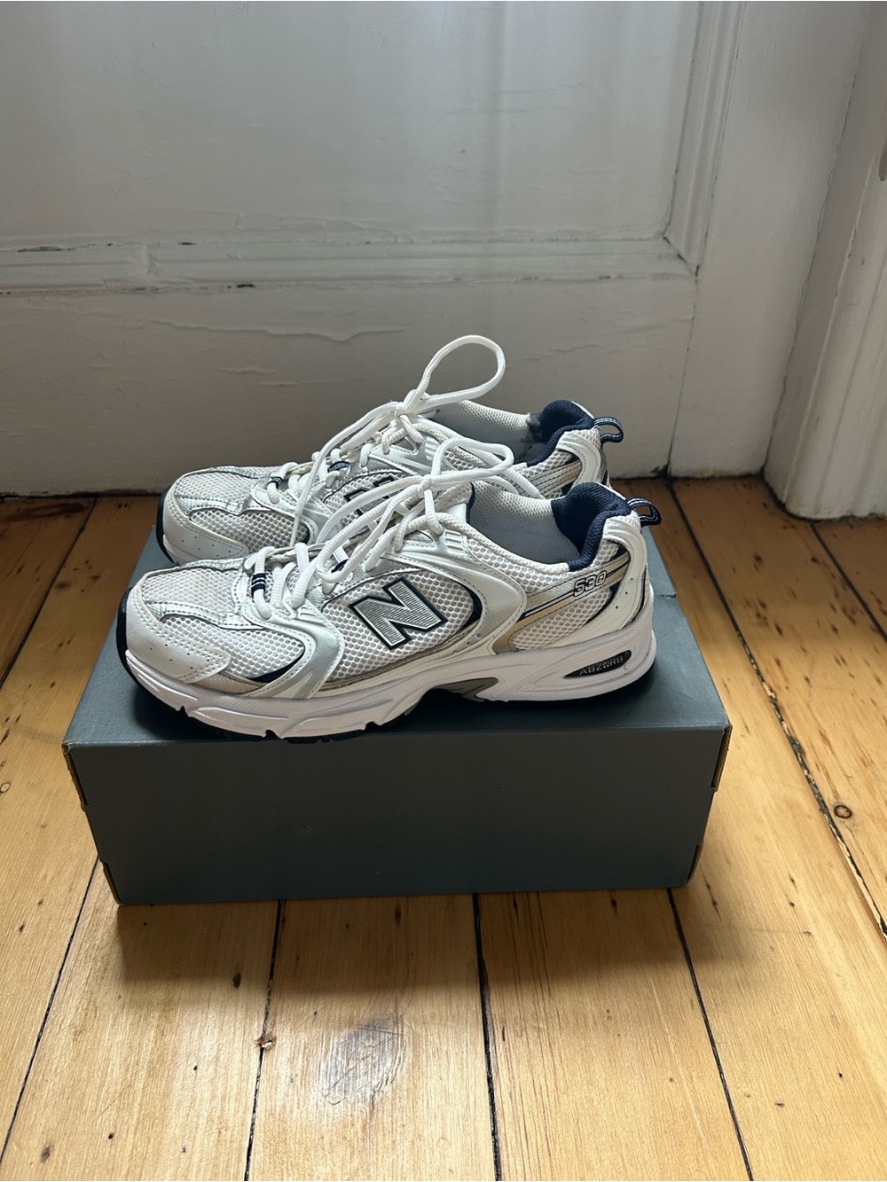 New Balance 530 Unisex Sneakers - Picture 2 of 10